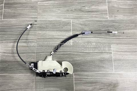 Ổ khóa ngậm cánh cửa trước YL00350580