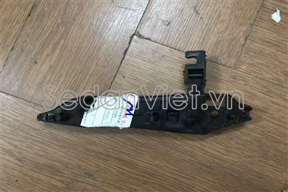 Nẹp cài cản trước YL00411880