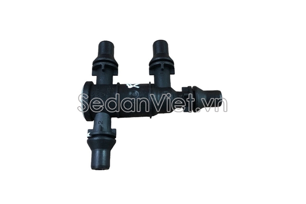 Cút chia nước động cơ A0005061000