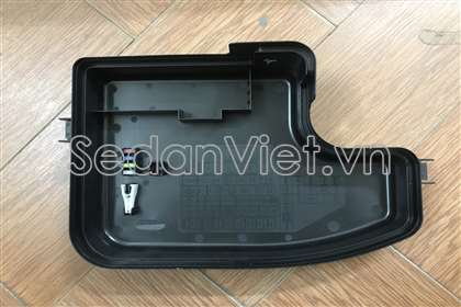 Nắp hộp cầu chì động cơ BBM666761