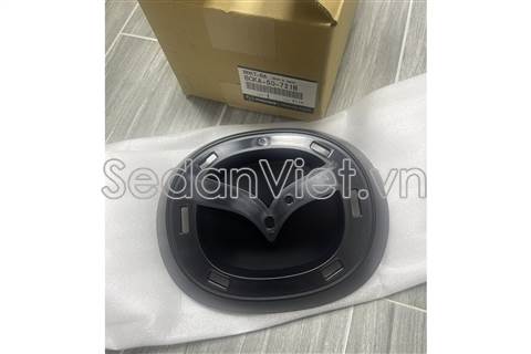 Đế bắt logo ca lăng Mazda 3 2019-2021
