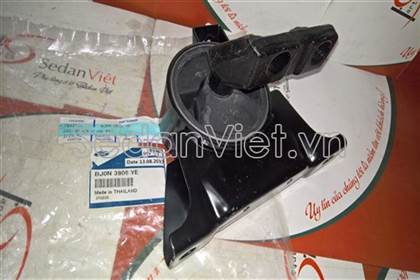 Chân treo đầu máy Ford Laser 2005