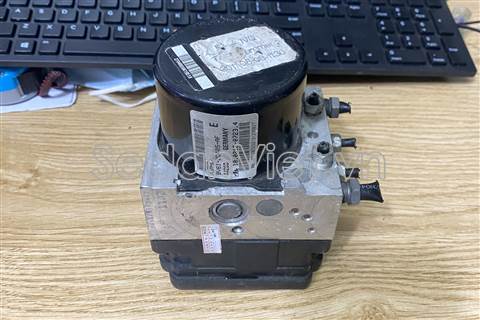 Cụm điều khiển ABS Ford Focus hatchback 2013-2014