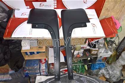 Chắn bùn bánh xe EB3B28401C