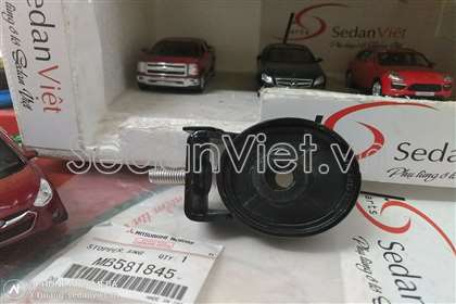 Chân hộp số phụ MB581845