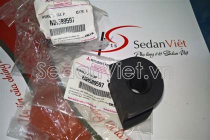 Cao su ốp cân bằng trước MR589597