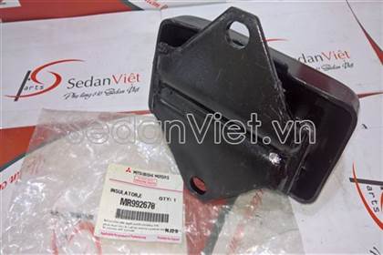 Chân máy Mitsubishi Triton 2005-2009
