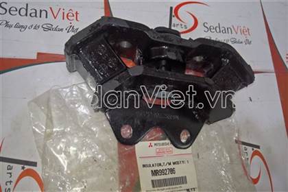 Cao su chân máy trái Mitsubishi Triton 2005-2009