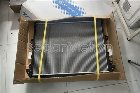 Két nước Toyota Innova 2008-2011