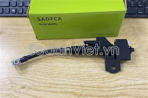 Vòi phun nước rửa đèn pha