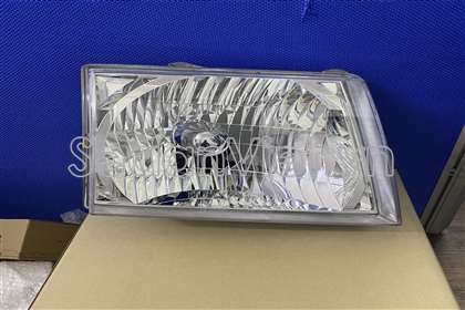 Vỏ đèn pha phải UM46510K0B