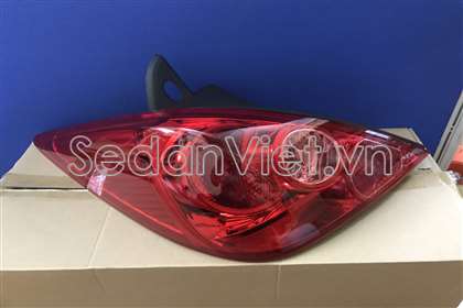 Đèn hậu Nissan Tida 2008