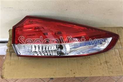 Đèn hậu Suzuki Ciaz 2016