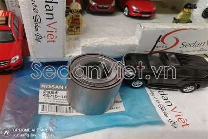 Bi may ơ sau Nissan Sunny