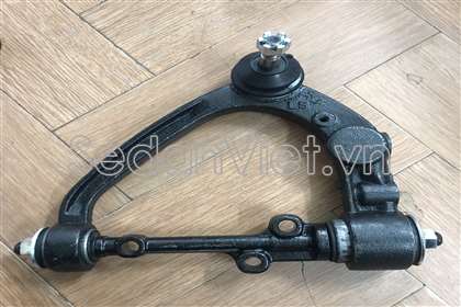 Càng A Toyota Hiace 2014