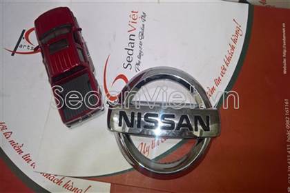 Logo ca lăng Nissan Sunny