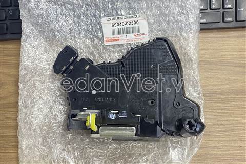 Ổ khóa ngậm cánh cửa Toyota Vios 2008-2013