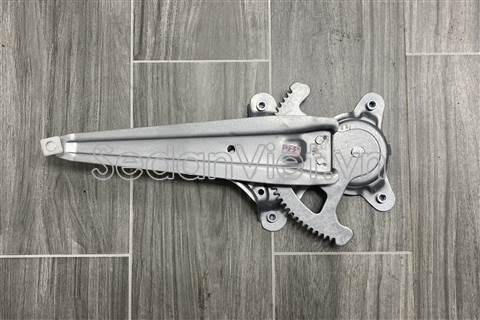 Compa nâng hạ kính cánh cửa sau Toyota Fortuner 2016