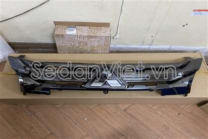Mặt ca lăng Mitsubishi Xpander 2020