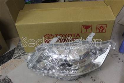 Vỏ đèn pha trái có bexenon Toyota Camry