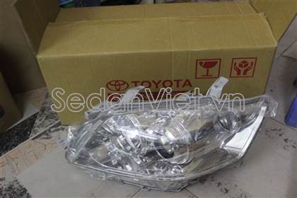 Vỏ đèn pha trái có bexenon Toyota Camry