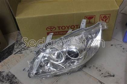 Vỏ đèn pha trái có bexenon Toyota Camry