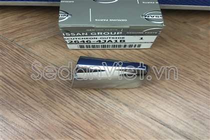 Tay mở cửa ngoài đoạn ngắn có mạ Nissan Navara NP300 2015