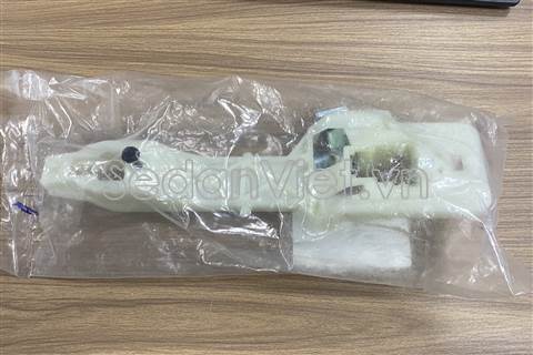 Giá đỡ tay mở cửa sau Hyundai Santafe 2006-2008