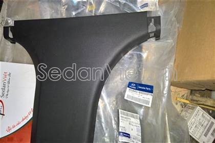 TRIM ASSY-CTR PILLAR LWR phải Hyundai i10