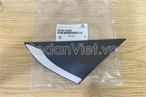 Ốp tam giác tai xe Hyundai Accent 2018