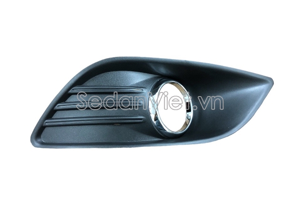 Ốp đèn gầm Ford Focus 2010