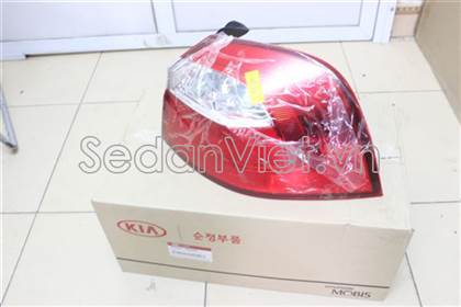 Đèn hậu miếng ngoài phải có led - 5 cửa Kia Rio