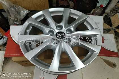 Lazang đúc 17 inh Mazda 6