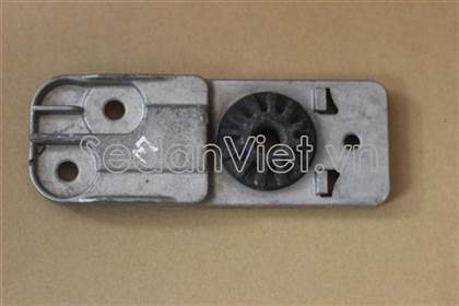 gia-bat-ket-nuoc-duoi-chevrolet-cruze-13337826-chinh-hang