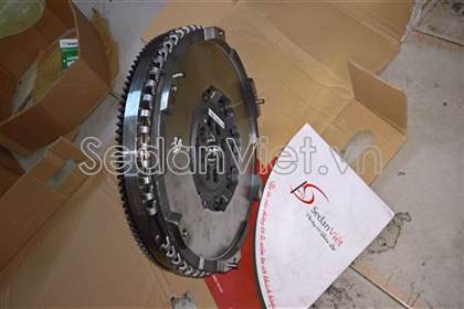 banh-da-kep-2-5-hyundai-starex-oem-18775