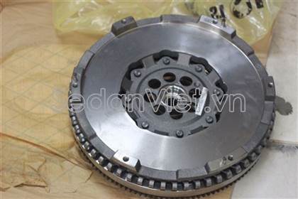 banh-da-kep-2-5-hyundai-starex-oem-18765