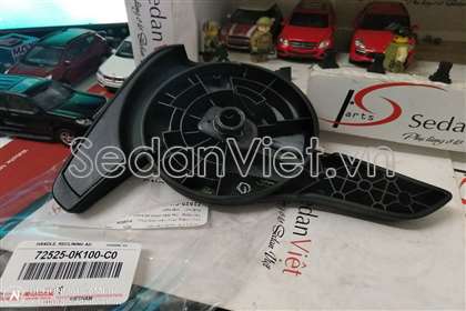 tay-gap-ghe-sau-phai-toyota-innova-chinh-hang-26011