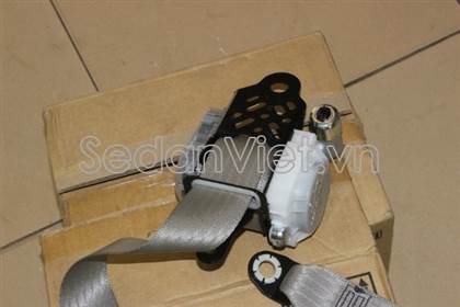 day-bao-hiem-truoc-phai-toyota-innova-chinh-hang-10123