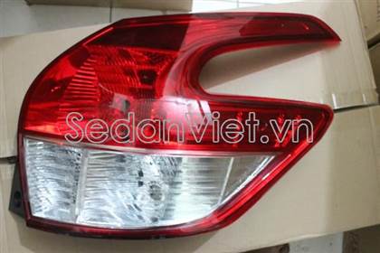 vo-den-hau-phai-toyota-yaris-chinh-hang-8040