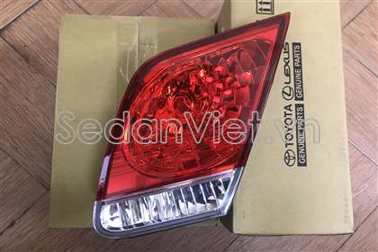 den-hau-mieng-trong-phai-toyota-camry-8158006090-chinh-hang-phu-tung-sedanviet-vn