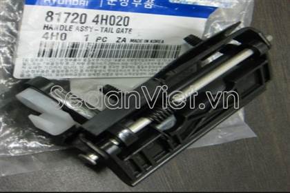 tay-mo-cua-hau-so-5-hyundai-starex-817204h020-chinh-hang