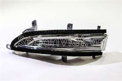 den-xin-an-tren-guong-trai-lexus-lx-570-chinh-hang-34385