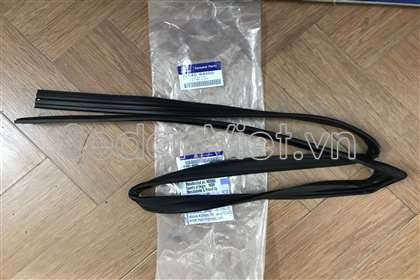 gioang-truot-kinh-cua-truoc-phai-hyundai-i10-chinh-hang-6574