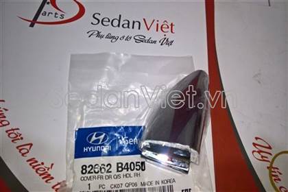 duoi-tay-mo-cua-phai-co-ma-khong-lo-khoa-hyundai-i10-82662b4050