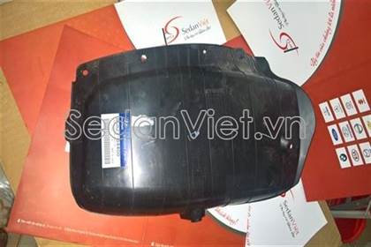 long-de-chan-bun-sau-trai-ban-4-cua-hyundai-i10-chinh-hang-12260