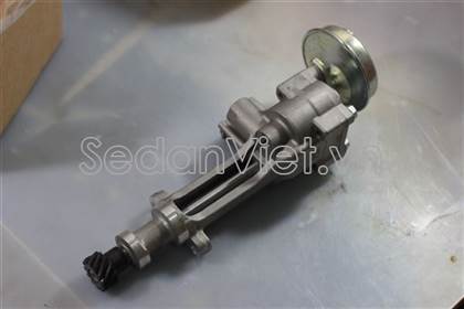 bom-dau-dong-co-4jh1-isuzu-d-max-8979418522-chinh-hang