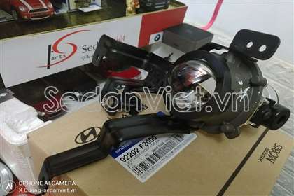 den-gam-phai-hyundai-elantra-chinh-hang-13096