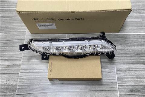 den-gam-led-phai-hyundai-tucson-chinh-hang-23357