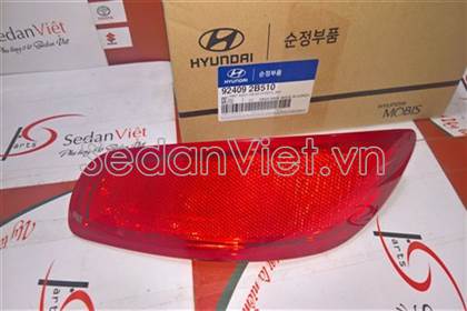 den-phan-quang-can-sau-phai-hyundai-santafe-924092b510-chinh-hang