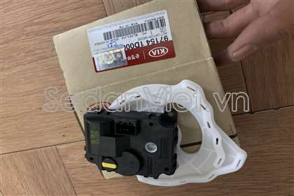 mo-to-mo-cua-gio-dieu-hoa-kia-carens-rondo-971541d000-chinh-hang